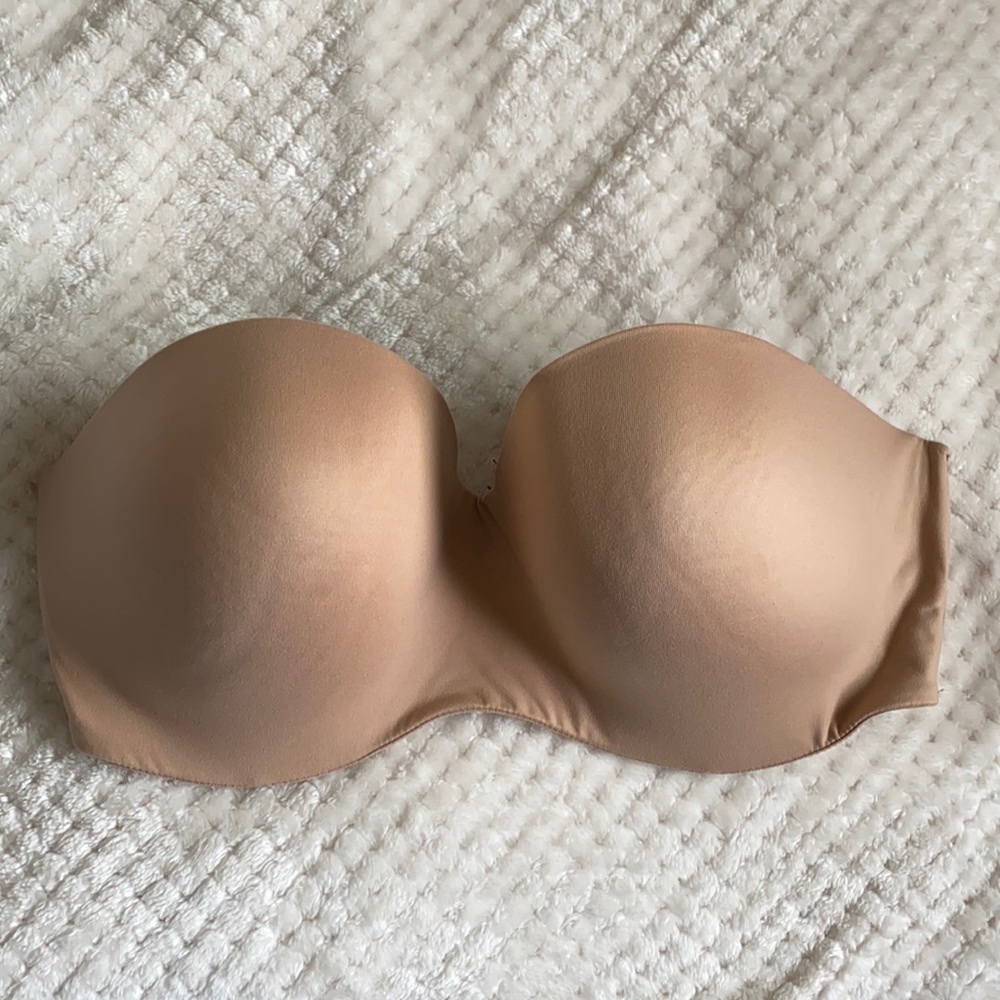 Victoria’s Secret strapless bra